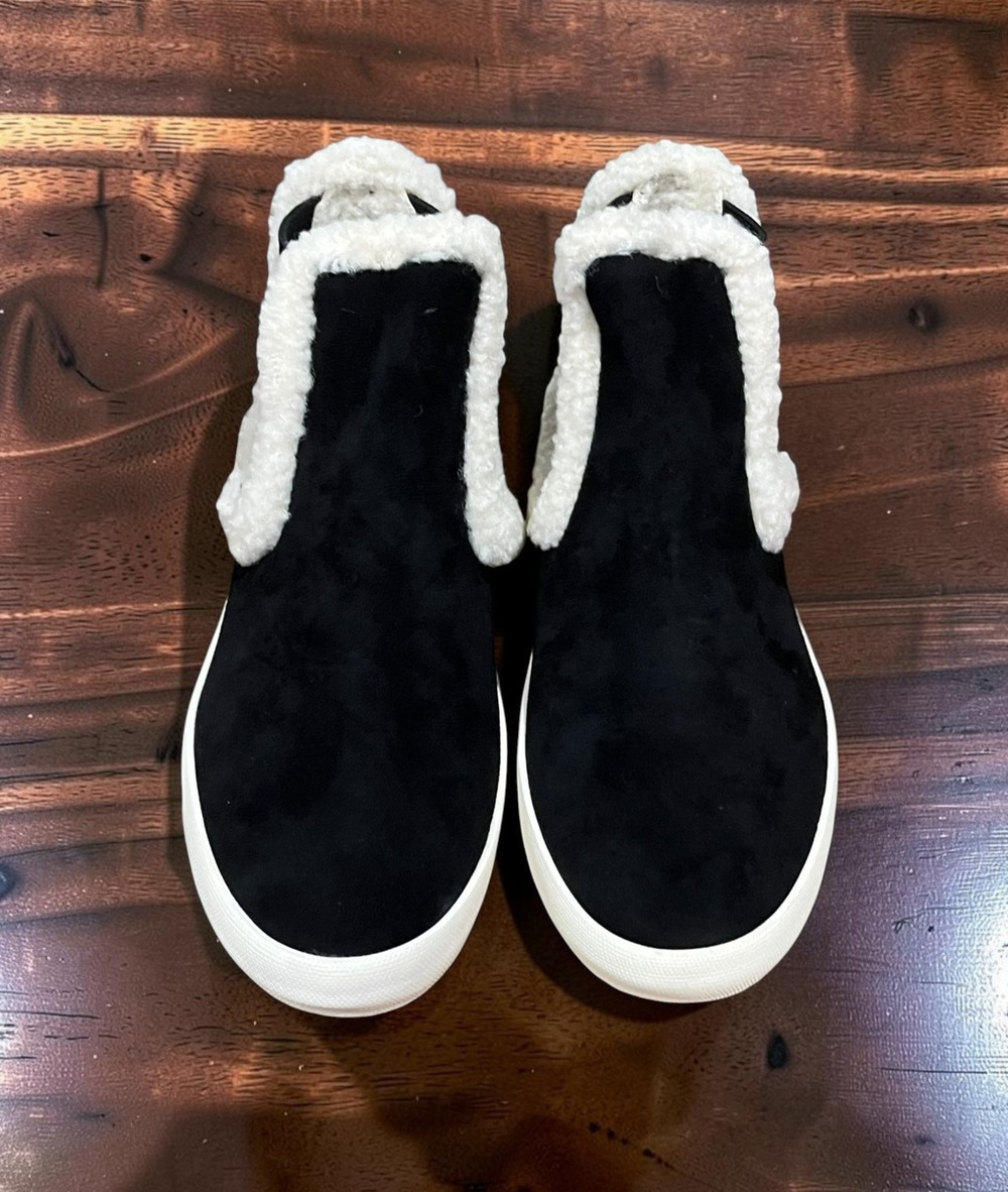 Vintage Havana Women’s Size 8 Black Sherpa Chelsea High Top Sneakers NIB